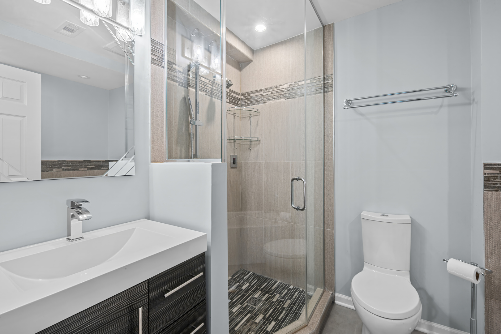 1449 S Clark Street Property Photo 9