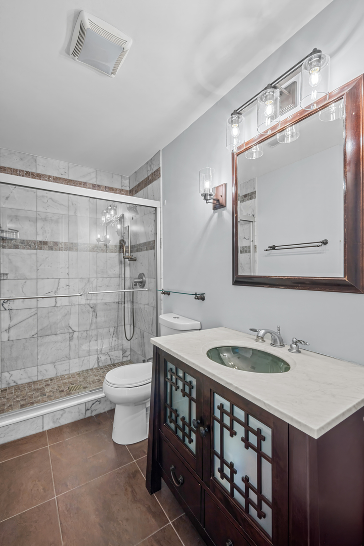 1449 S Clark Street Property Photo 12