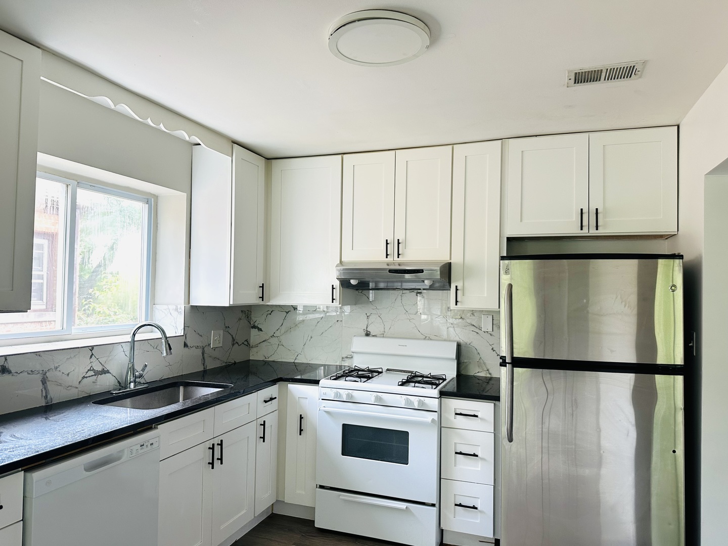 8638 Trumbull Avenue 2 Property Photo 2