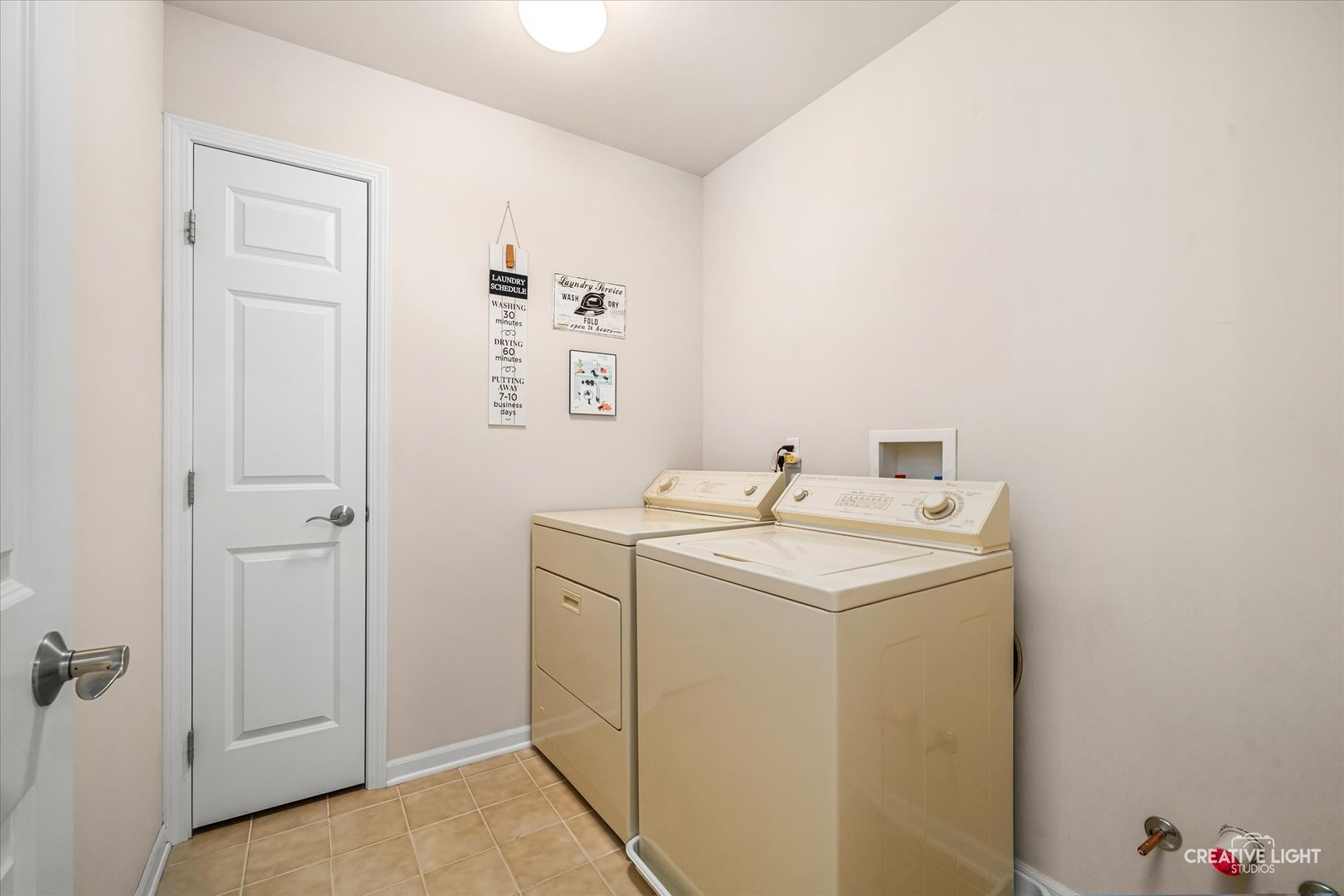 39w511 S Hyde Park Property Photo 24