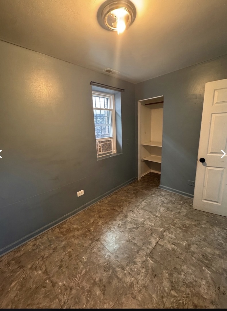 5016 S Aberdeen Street Property Photo 8