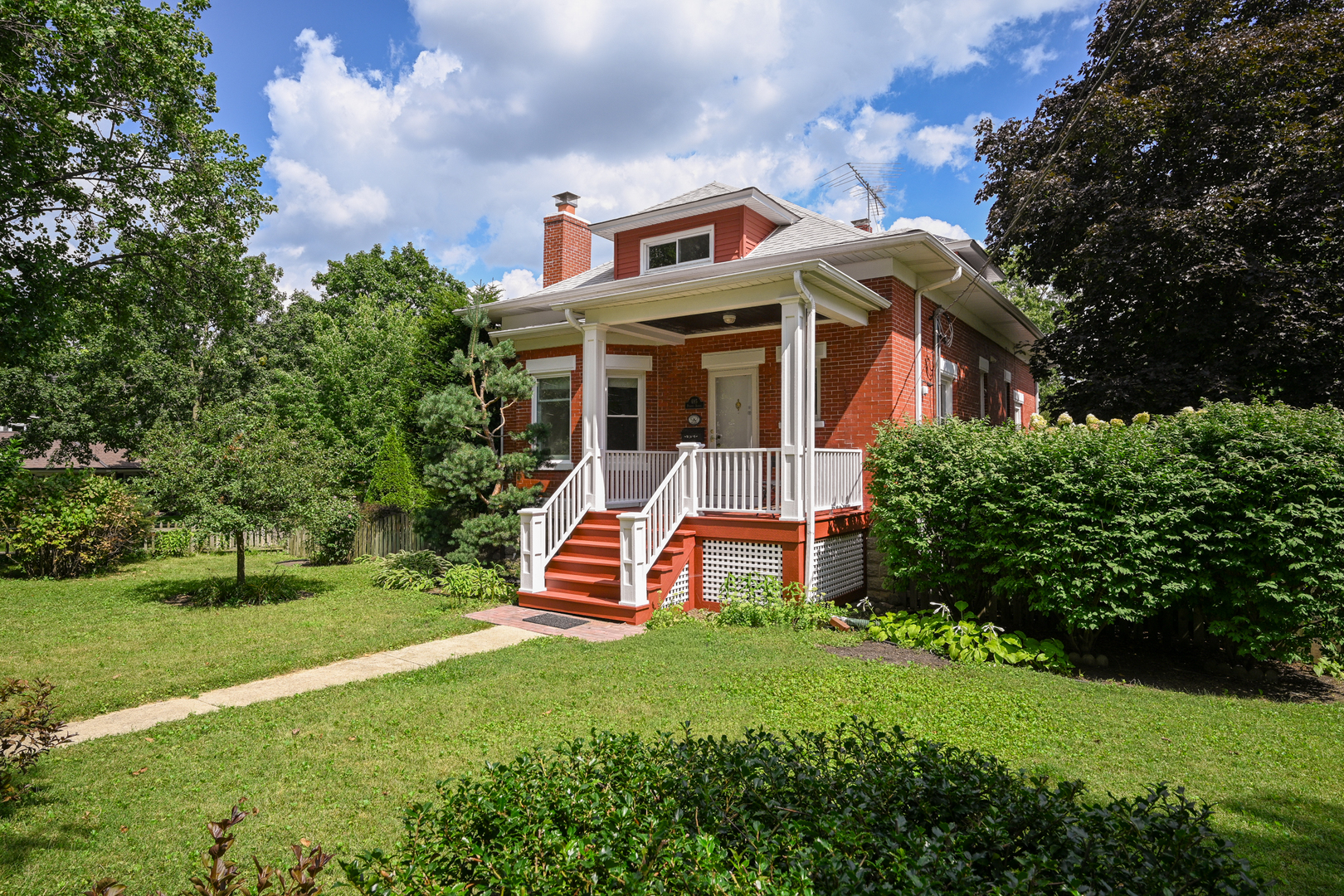 695 Prairie Avenue Property Photo 2
