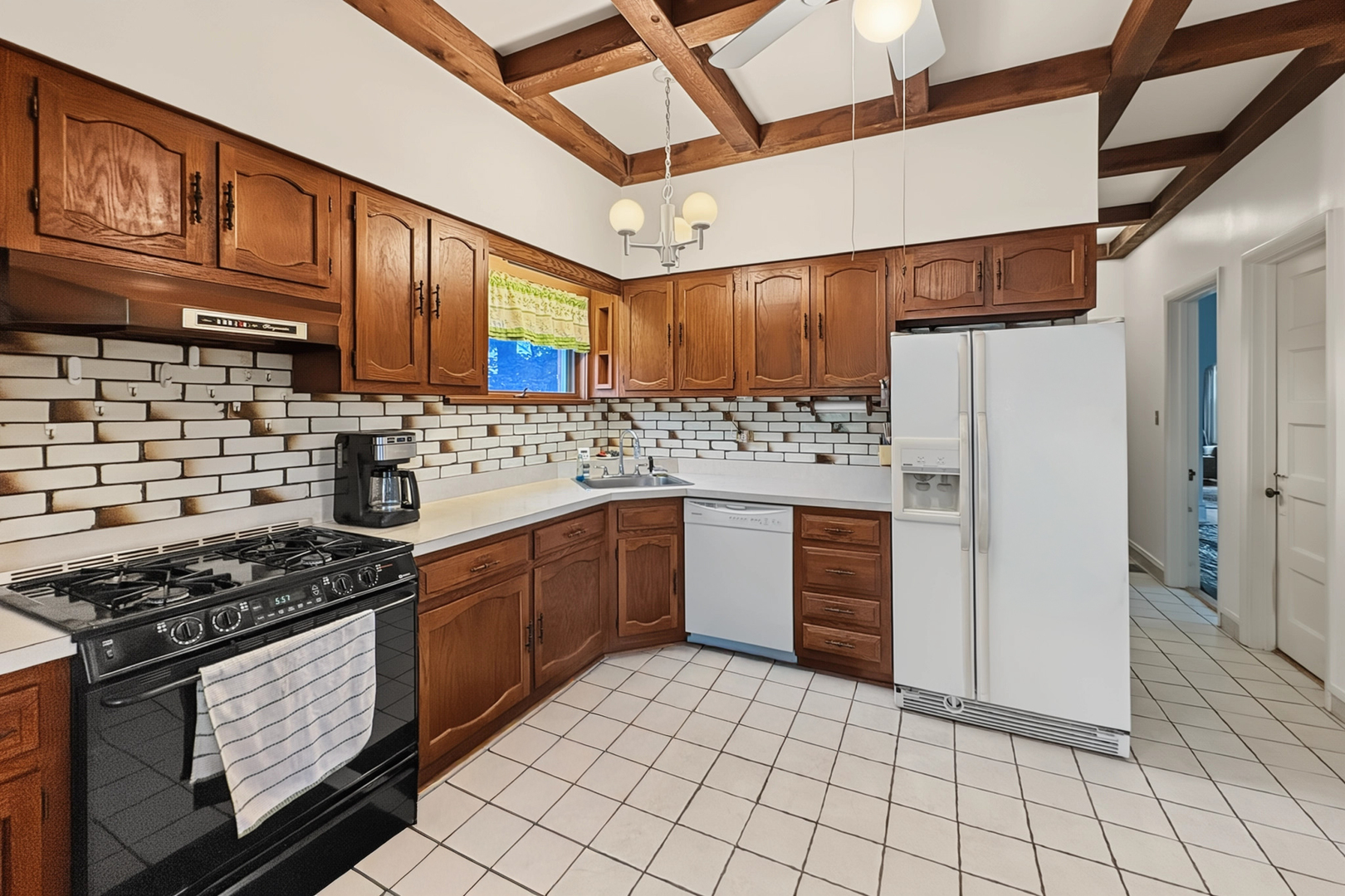 695 Prairie Avenue Property Photo 7