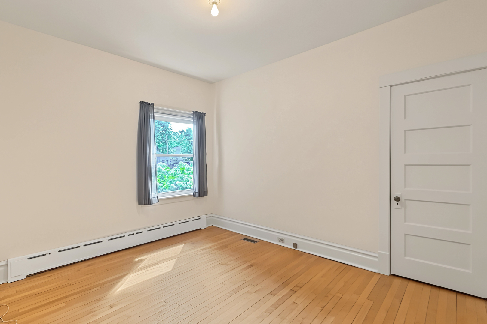 695 Prairie Avenue Property Photo 13