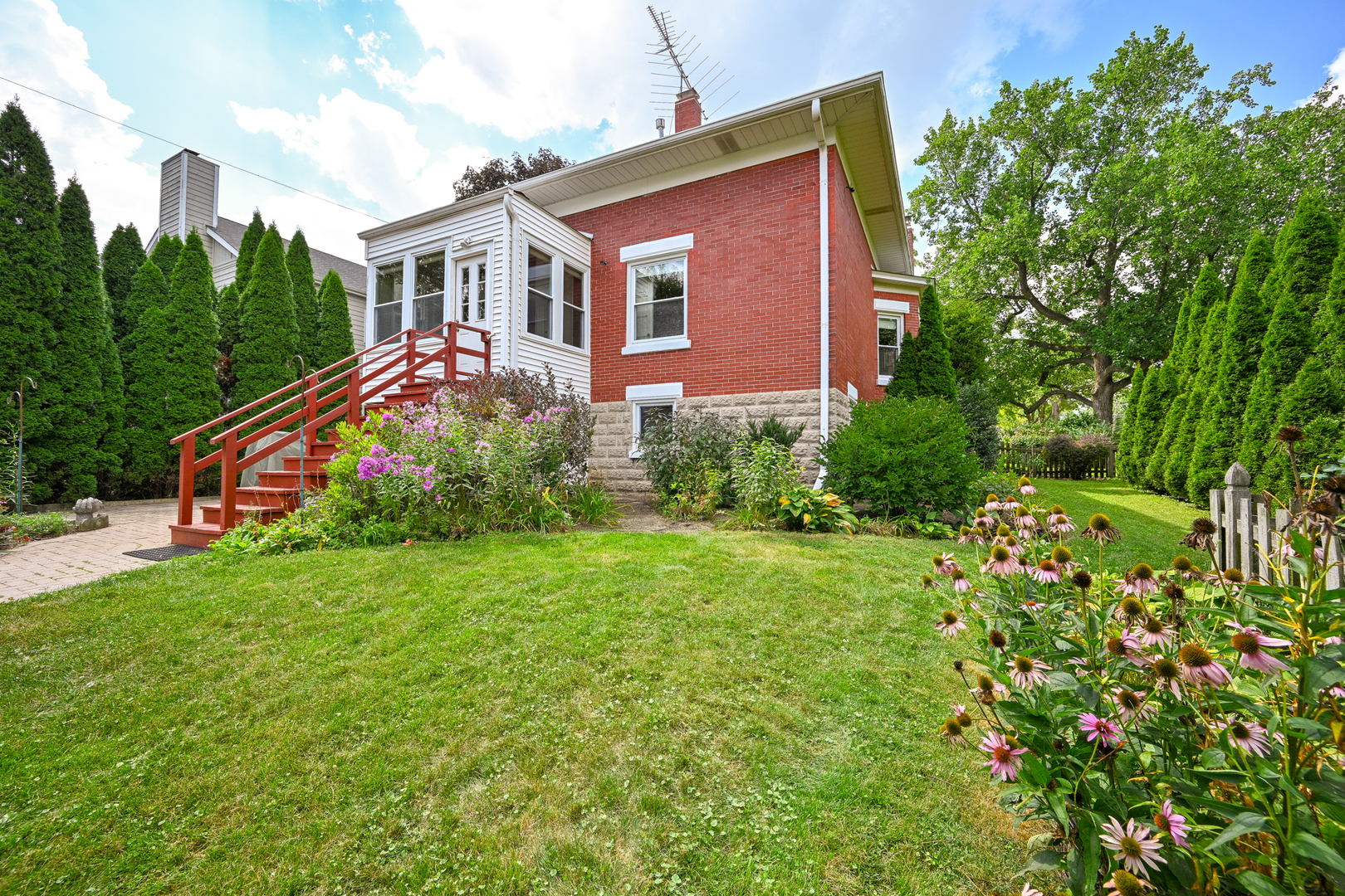 695 Prairie Avenue Property Photo 24