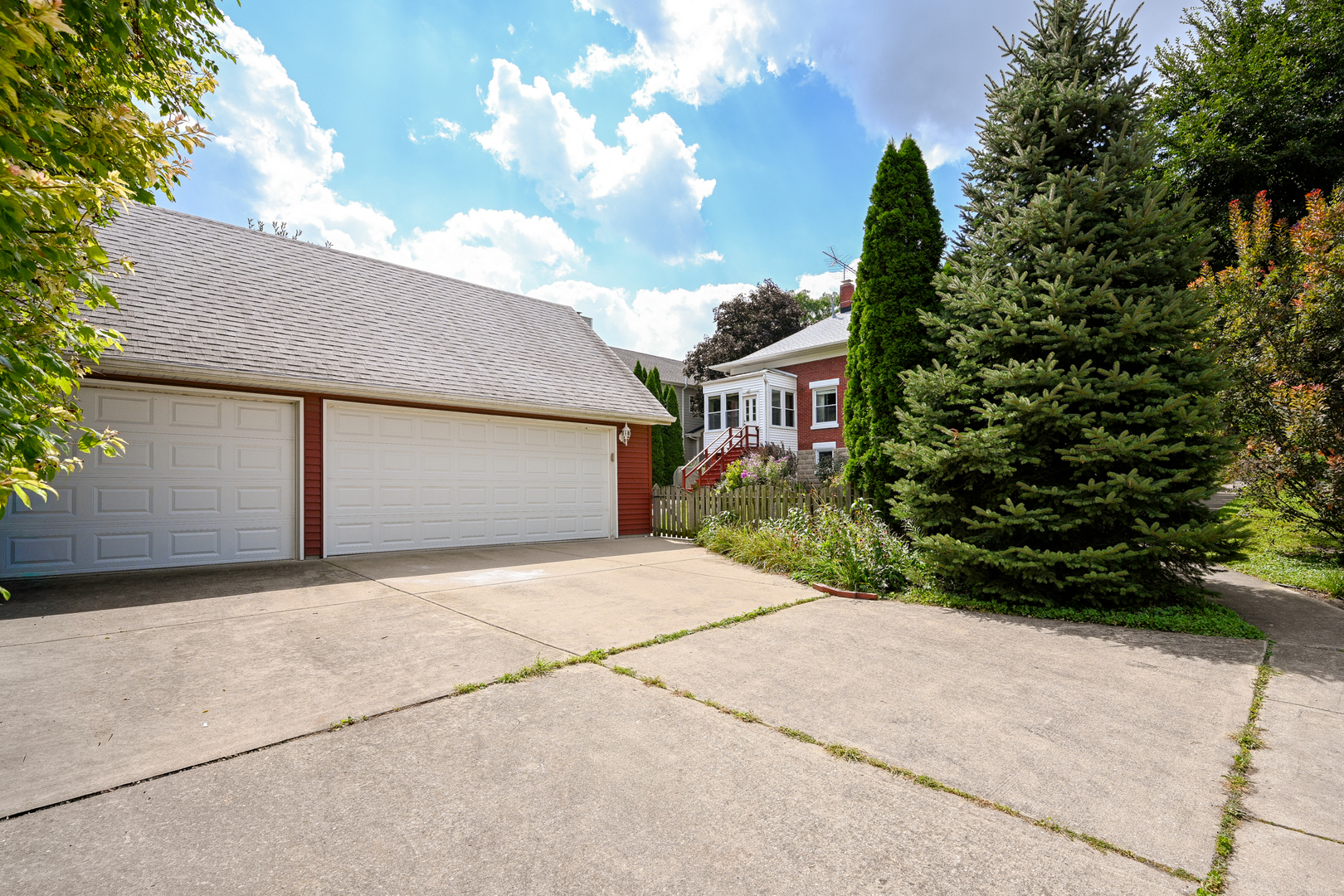 695 Prairie Avenue Property Photo 27