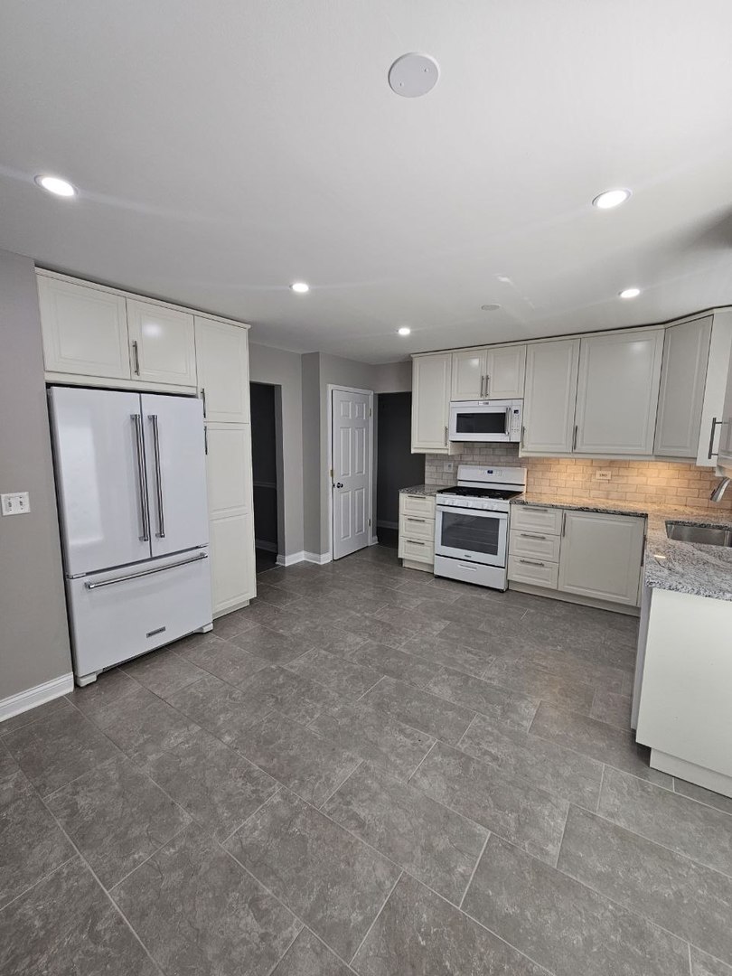 4 N Staffire Drive Property Photo 14