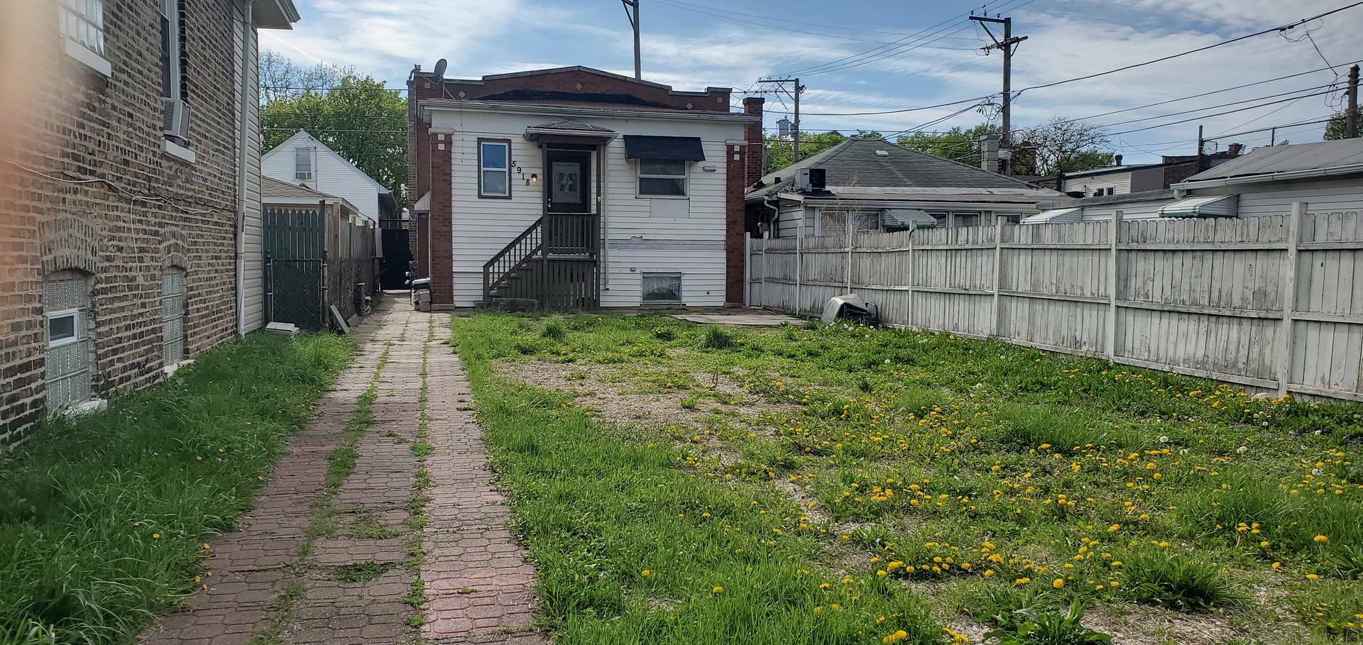 5918 S Albany Avenue Property Photo 3