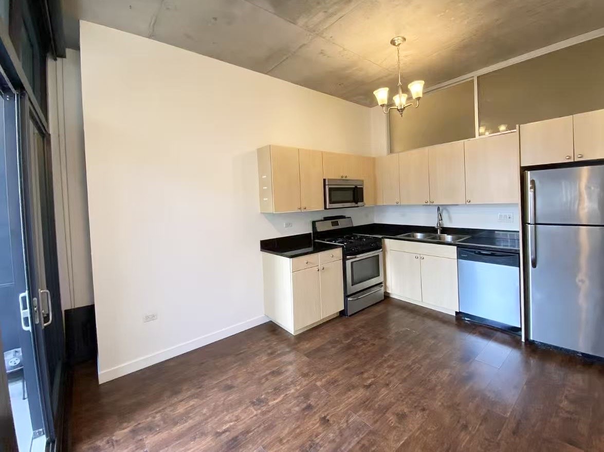 235 W Van Buren Street 2519 Property Photo 7