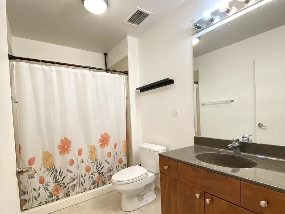 235 W Van Buren Street 2519 Property Photo 15