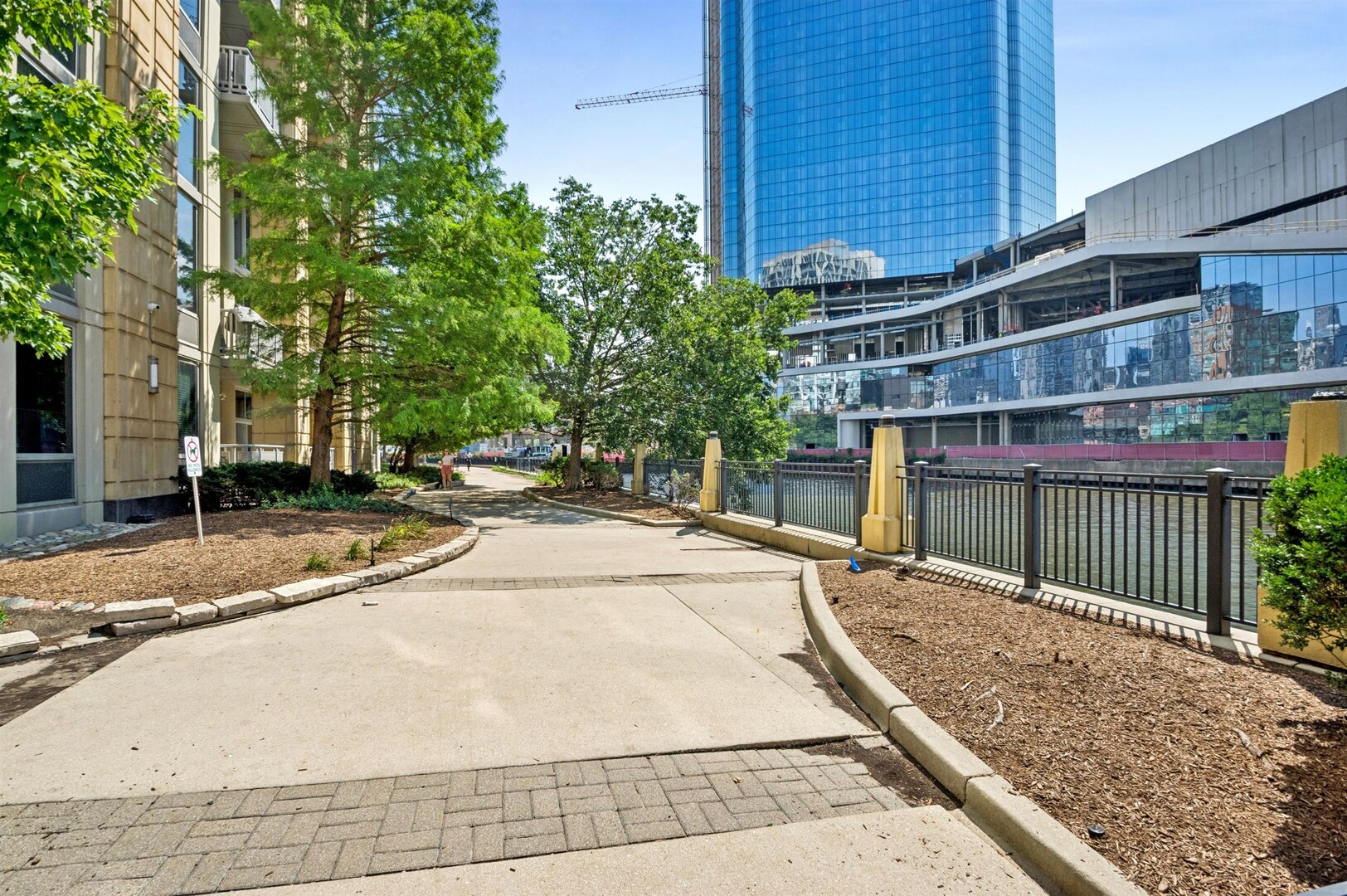 700 N Larrabee Street 1002 Property Photo 18
