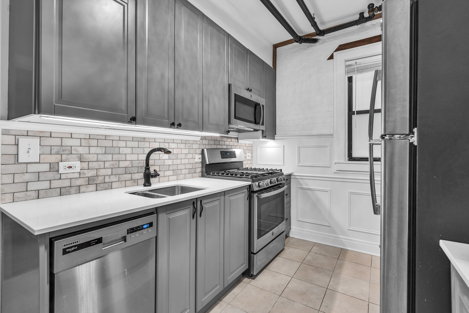 7025.5 N Sheridan Road G Property Photo 10