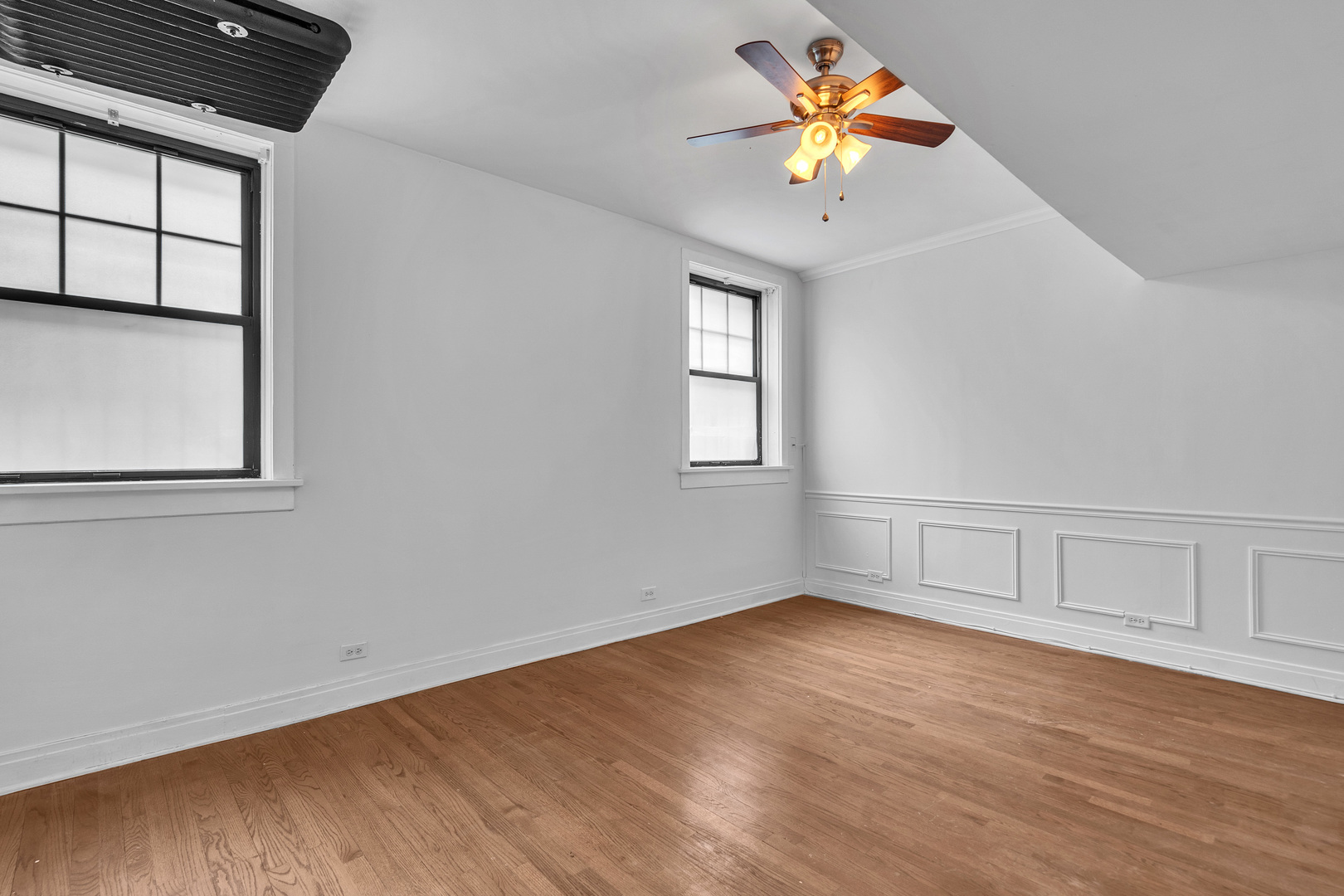 7025.5 N Sheridan Road G Property Photo 13