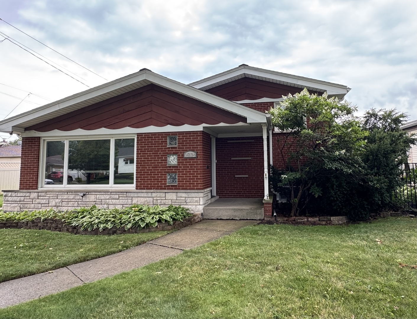9834 S Kolmar Avenue Property Photo 1
