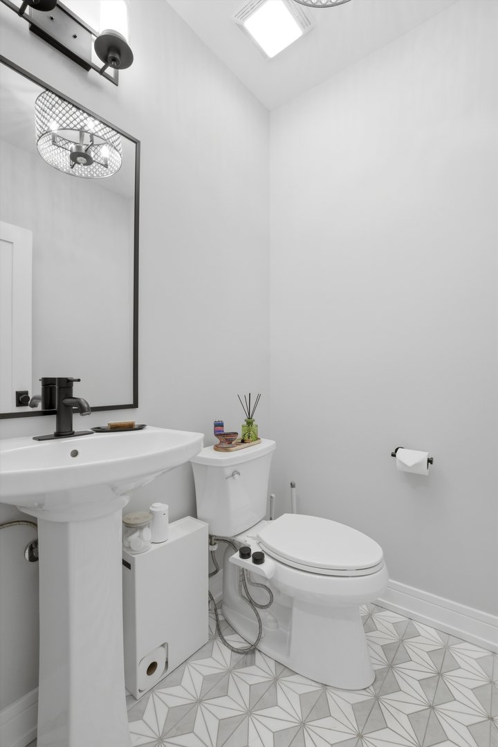 1635 N Central Park Avenue Property Photo 13