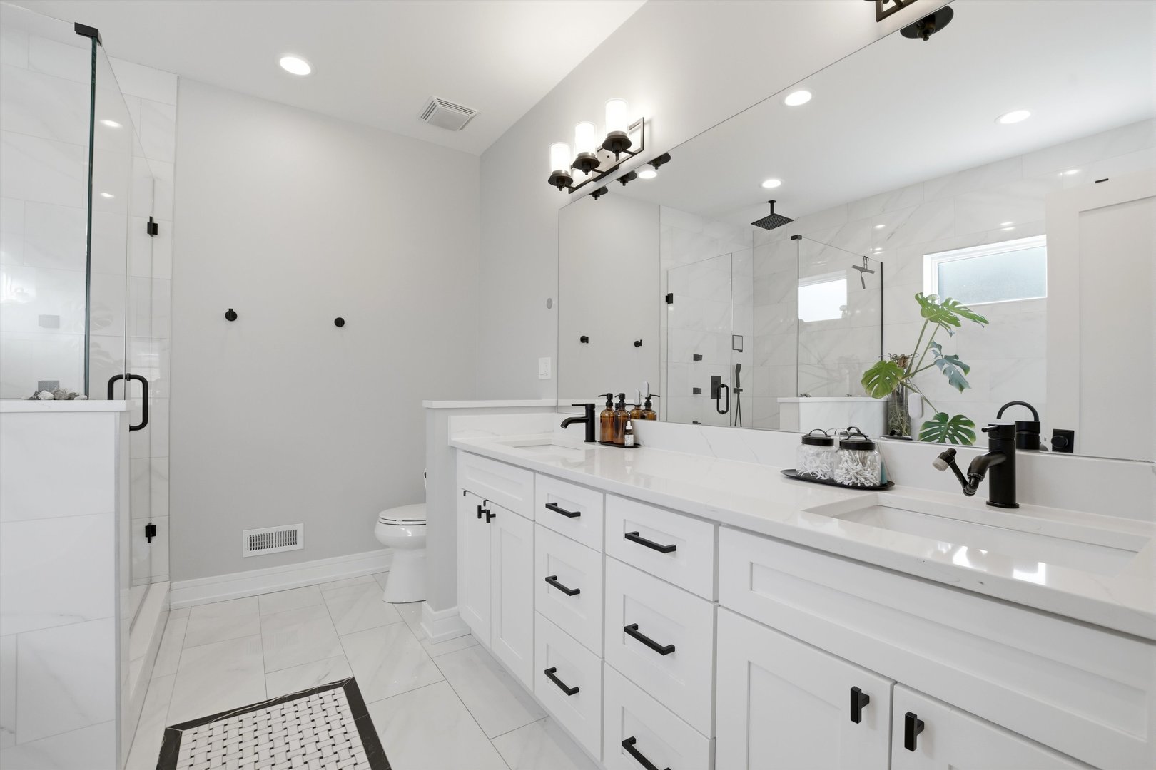 1635 N Central Park Avenue Property Photo 17