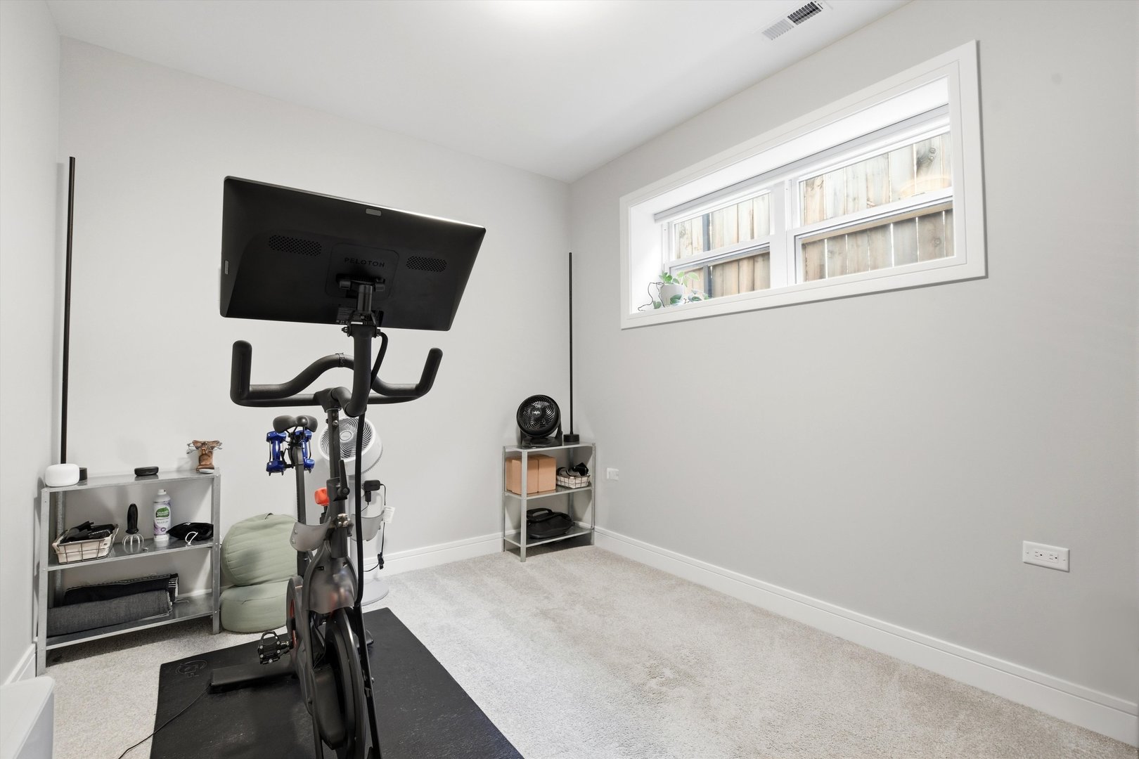 1635 N Central Park Avenue Property Photo 27