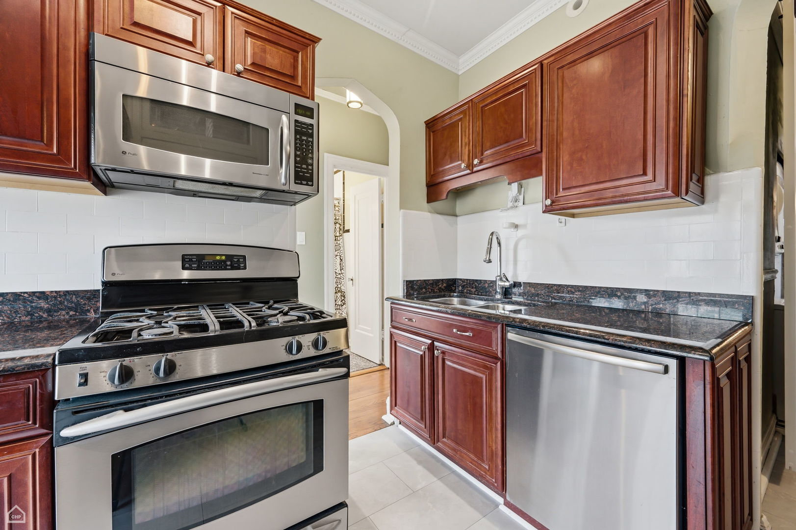 6121 N Hoyne Avenue 3s Property Photo 11
