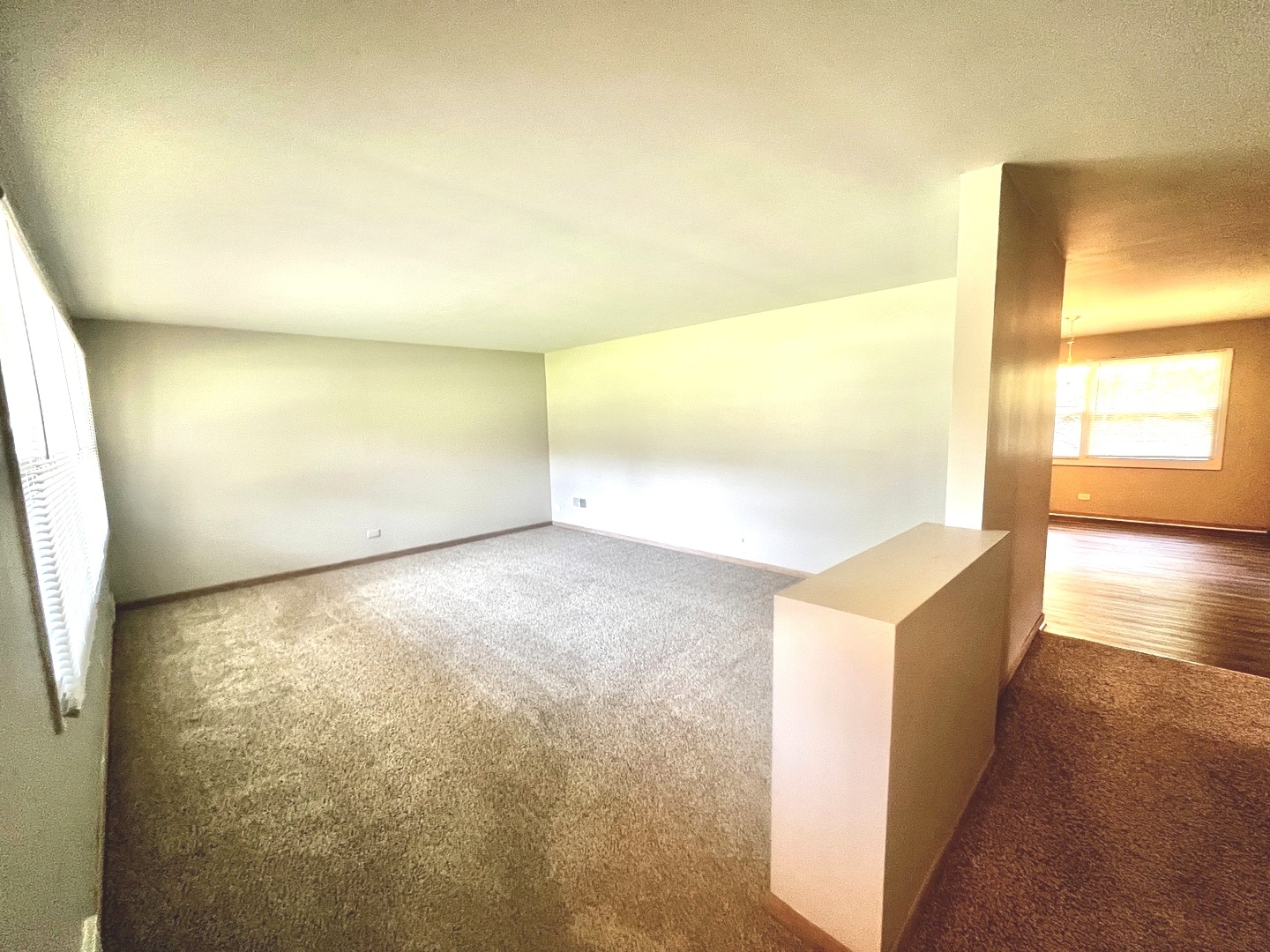2543 Oakwood Drive Property Photo 3