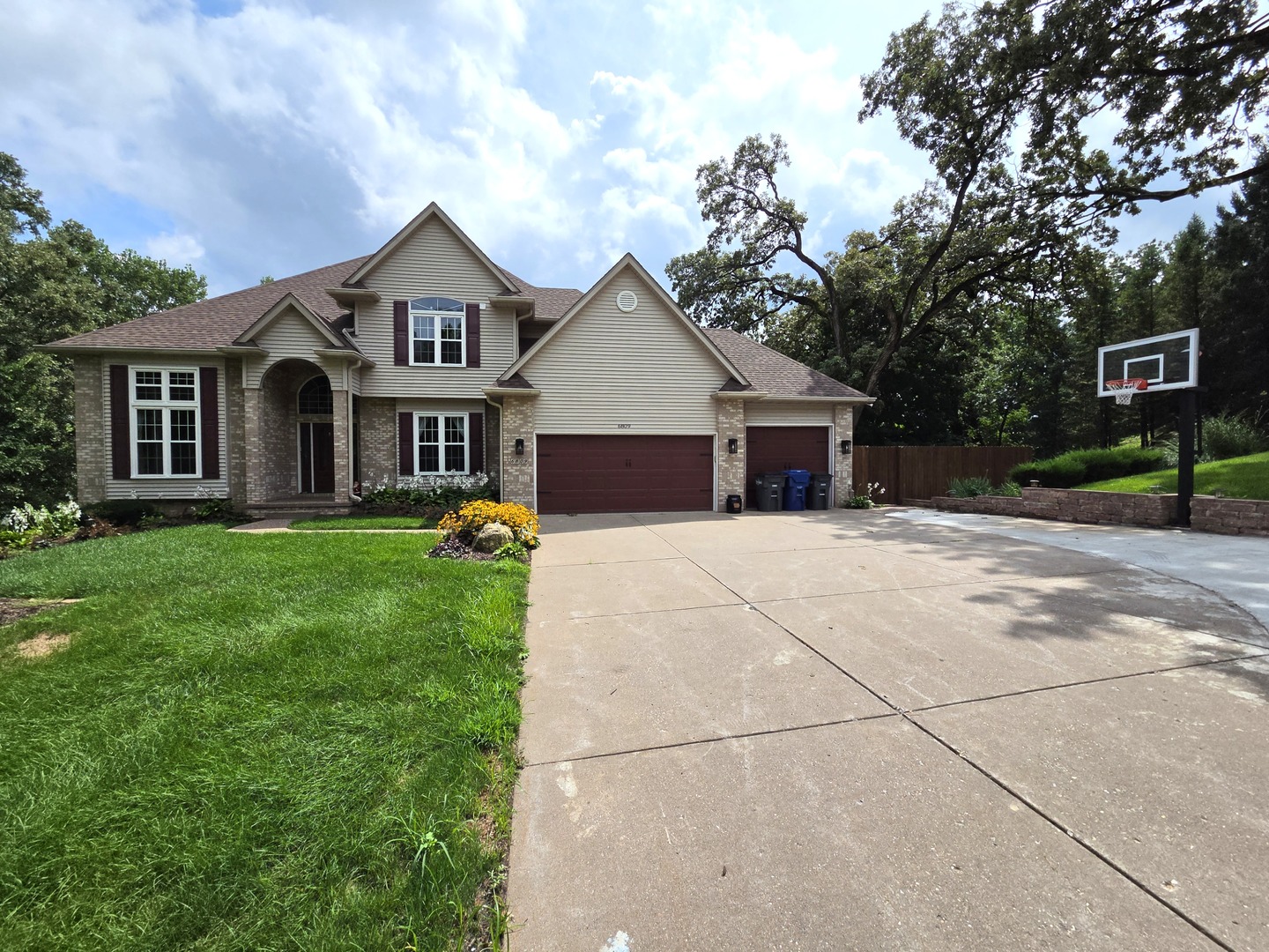 6809 Ridges Court Property Photo 2