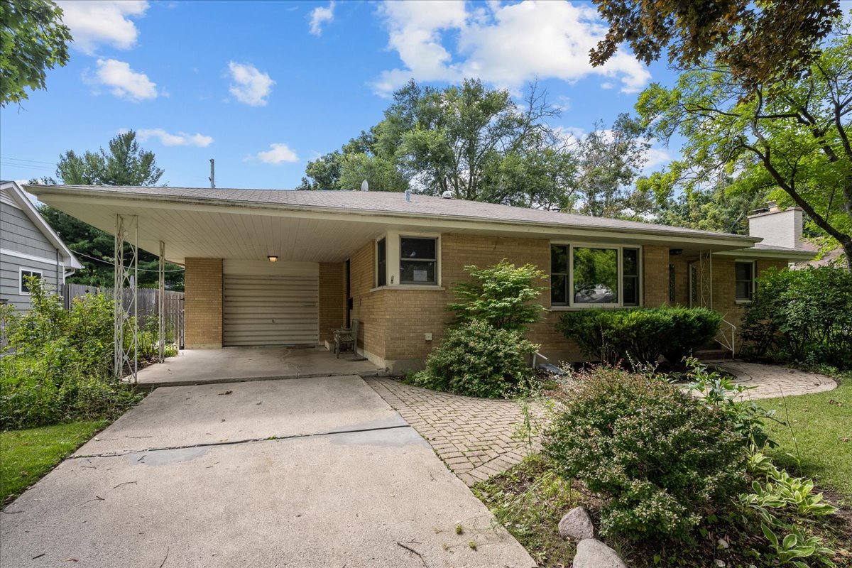 662 Garfield Avenue Property Photo 1