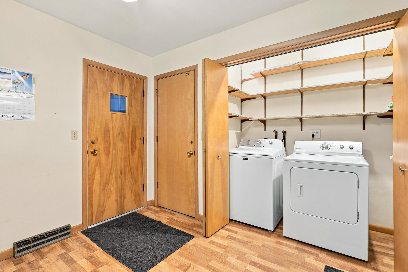 727 Hawthorne Court Property Photo 13