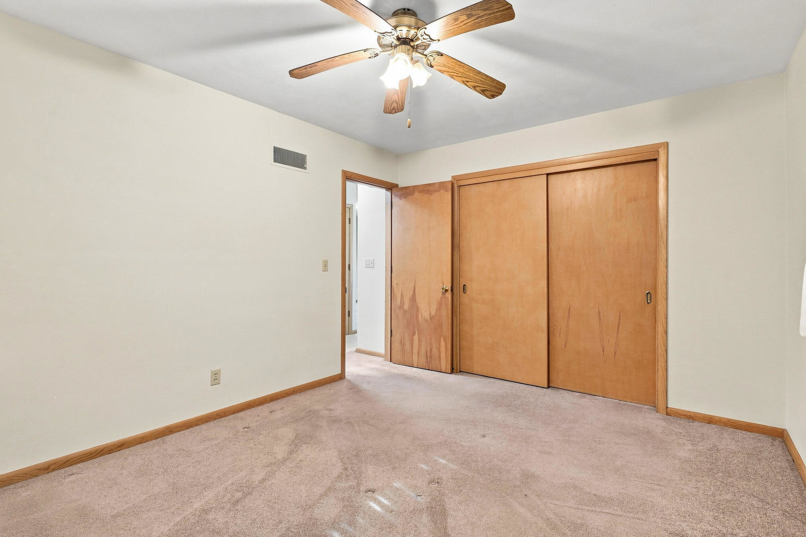 727 Hawthorne Court Property Photo 18