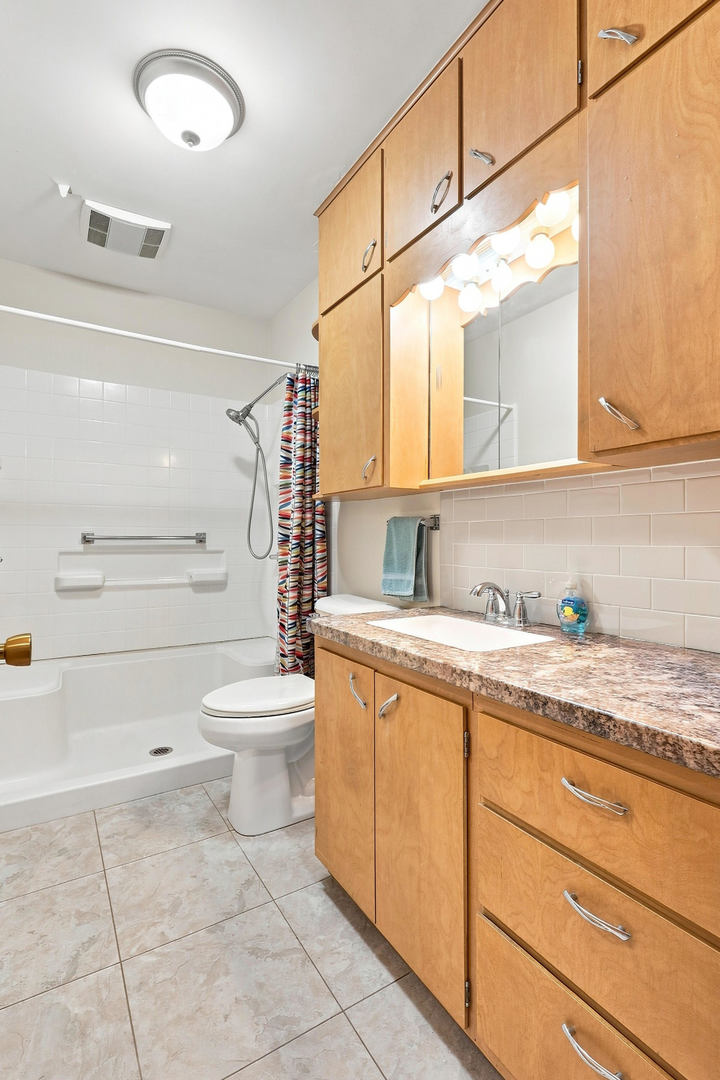 727 Hawthorne Court Property Photo 19