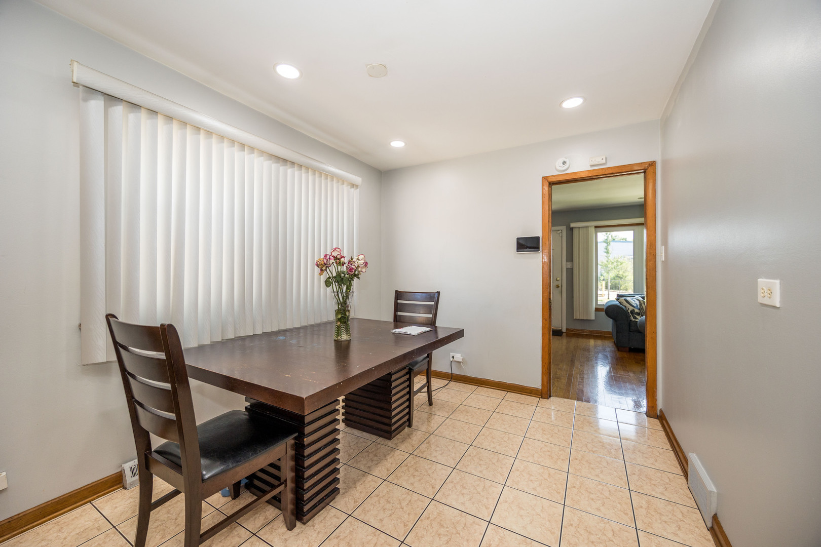 10120 S Torrence Avenue Property Photo 6