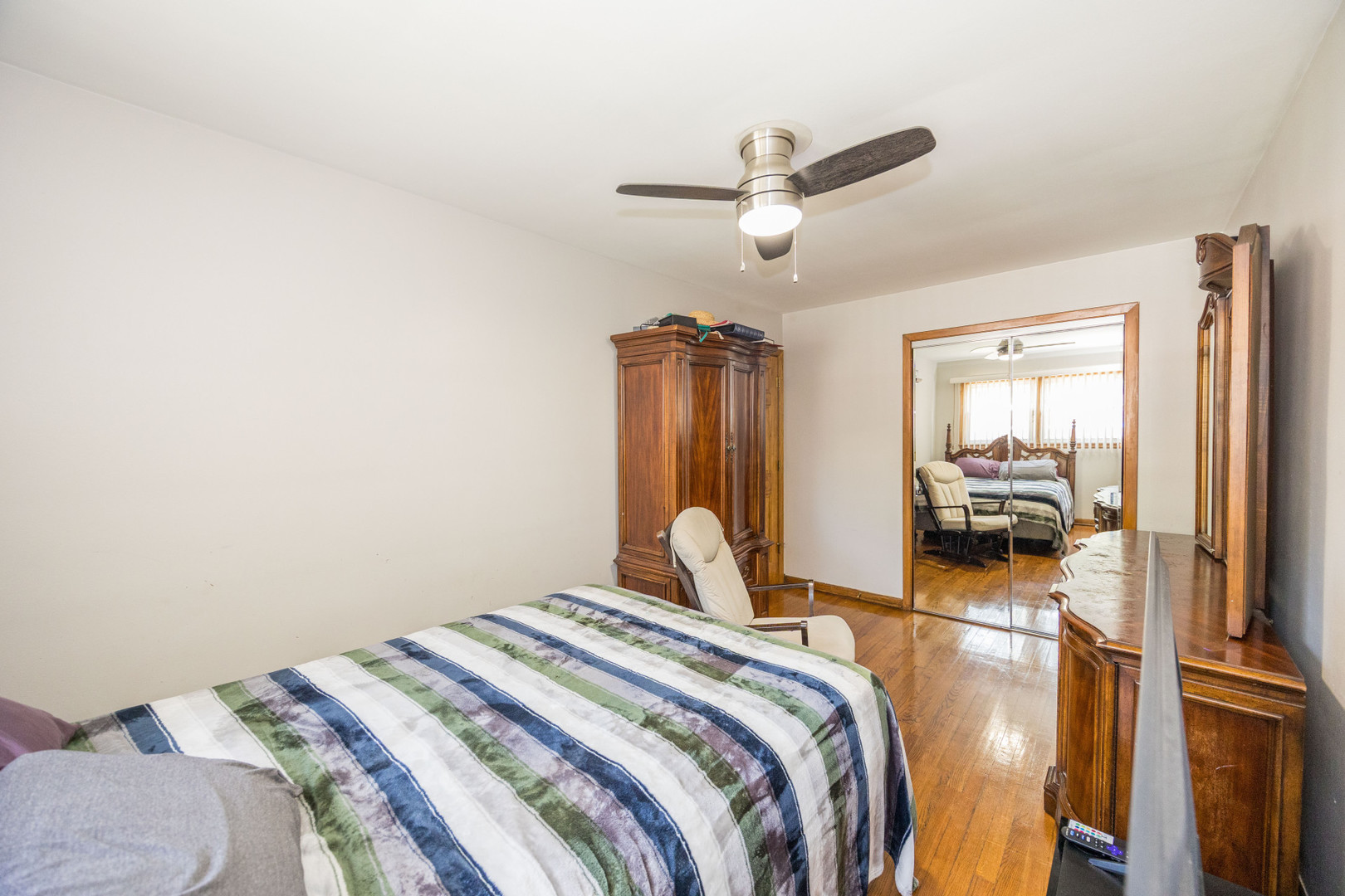 10120 S Torrence Avenue Property Photo 10