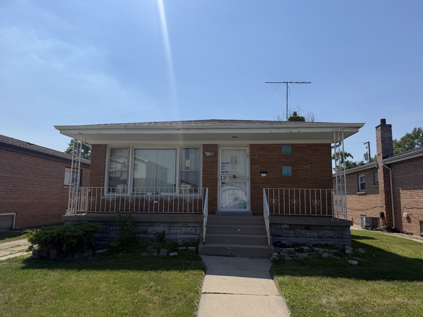 15126 Irving Avenue Property Photo 1