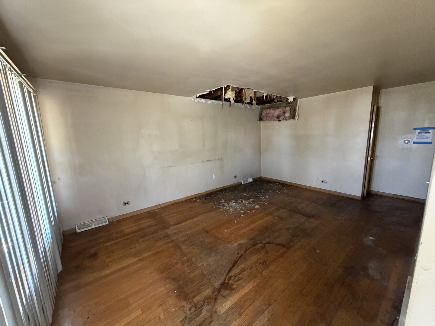 15126 Irving Avenue Property Photo 4