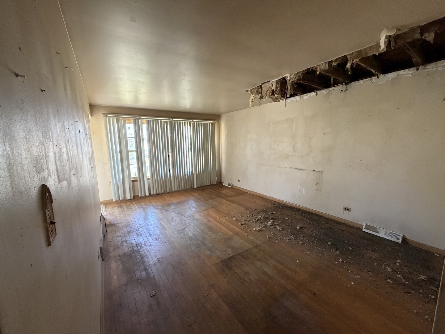 15126 Irving Avenue Property Photo 5