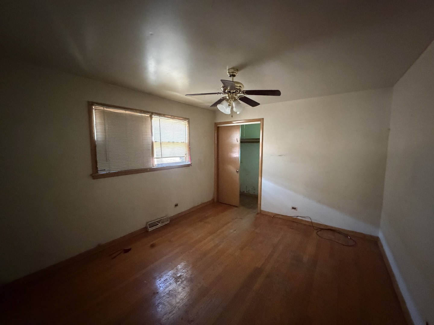 15126 Irving Avenue Property Photo 6
