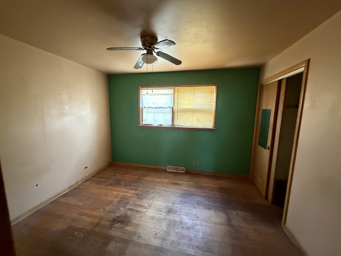 15126 Irving Avenue Property Photo 13