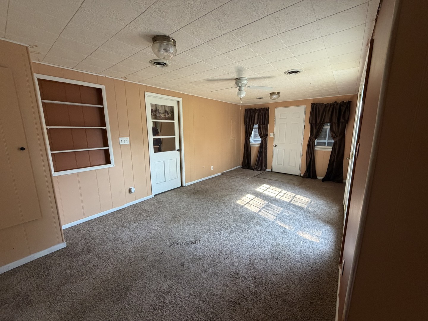 536 Dwight Street Property Photo 10