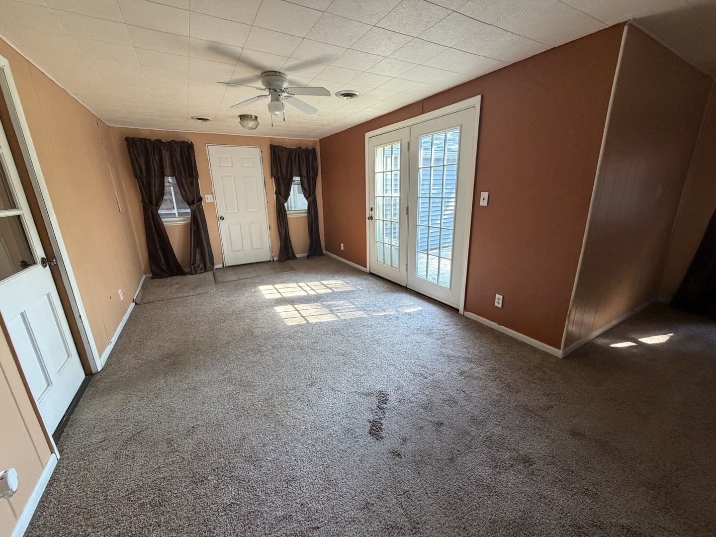 536 Dwight Street Property Photo 11