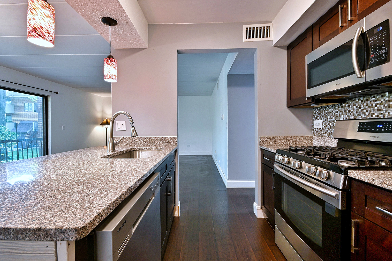 41 E Janata Boulevard 1b Property Photo 16