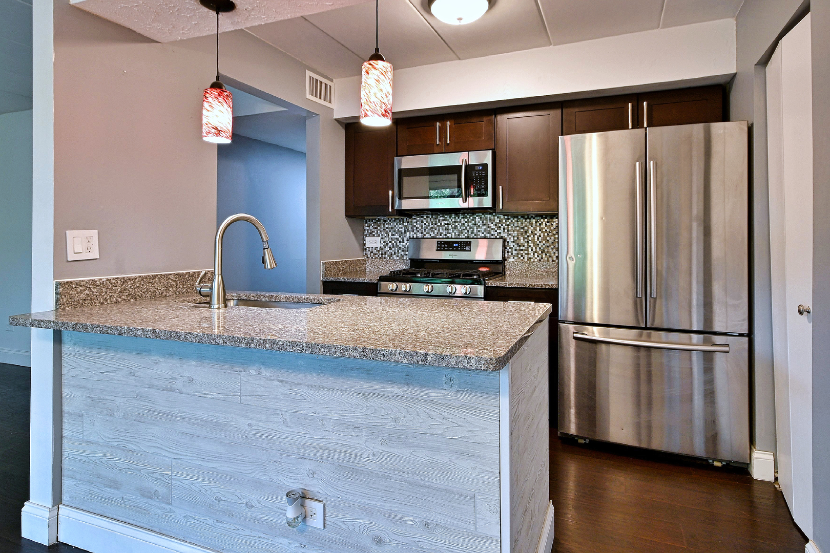 41 E Janata Boulevard 1b Property Photo 18