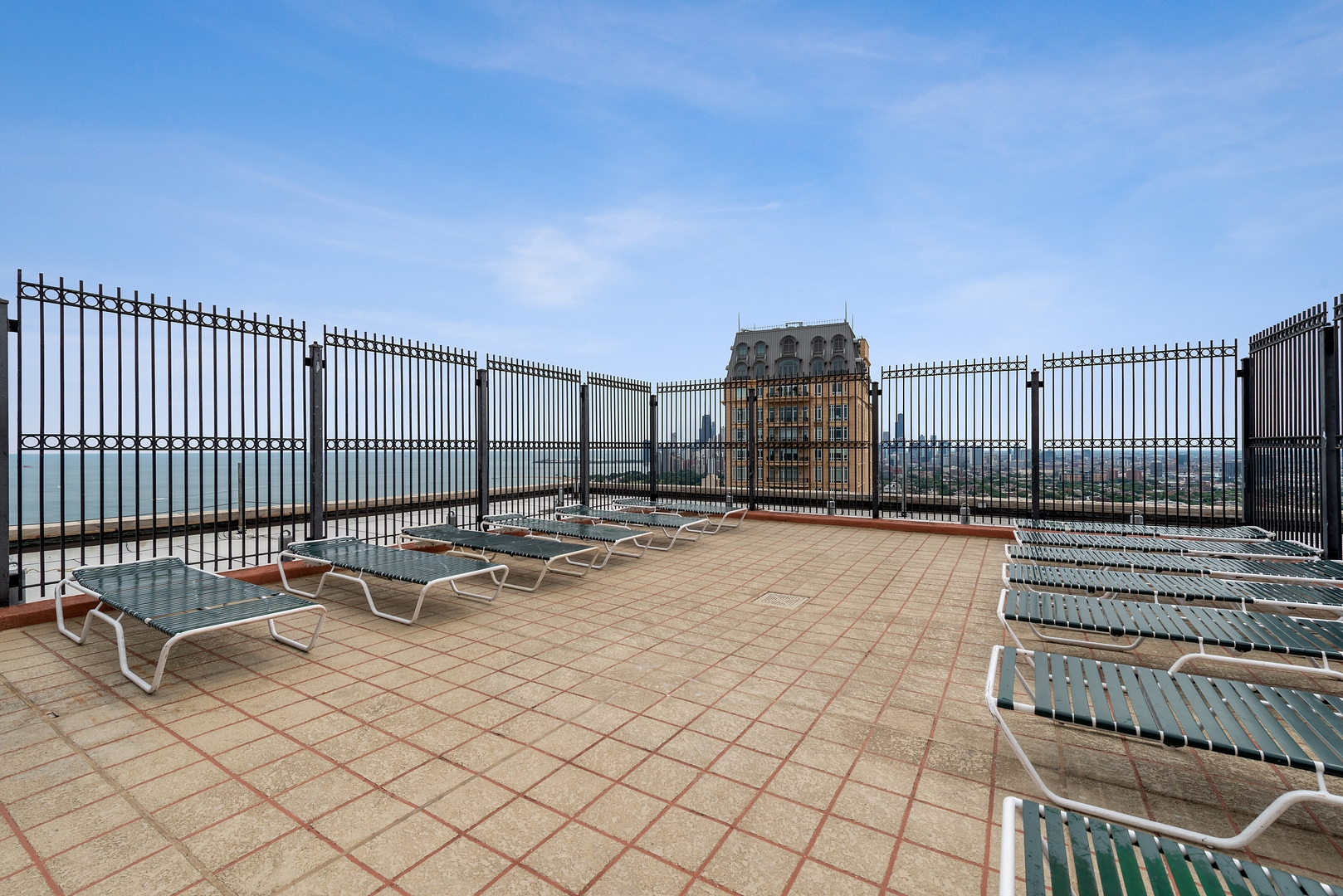 2626 N Lakeview Avenue 3609 Property Photo 18