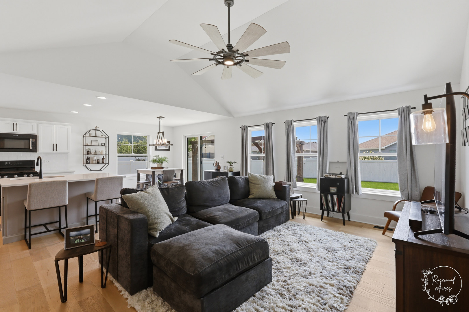 1550 Eagles Landing Property Photo 3