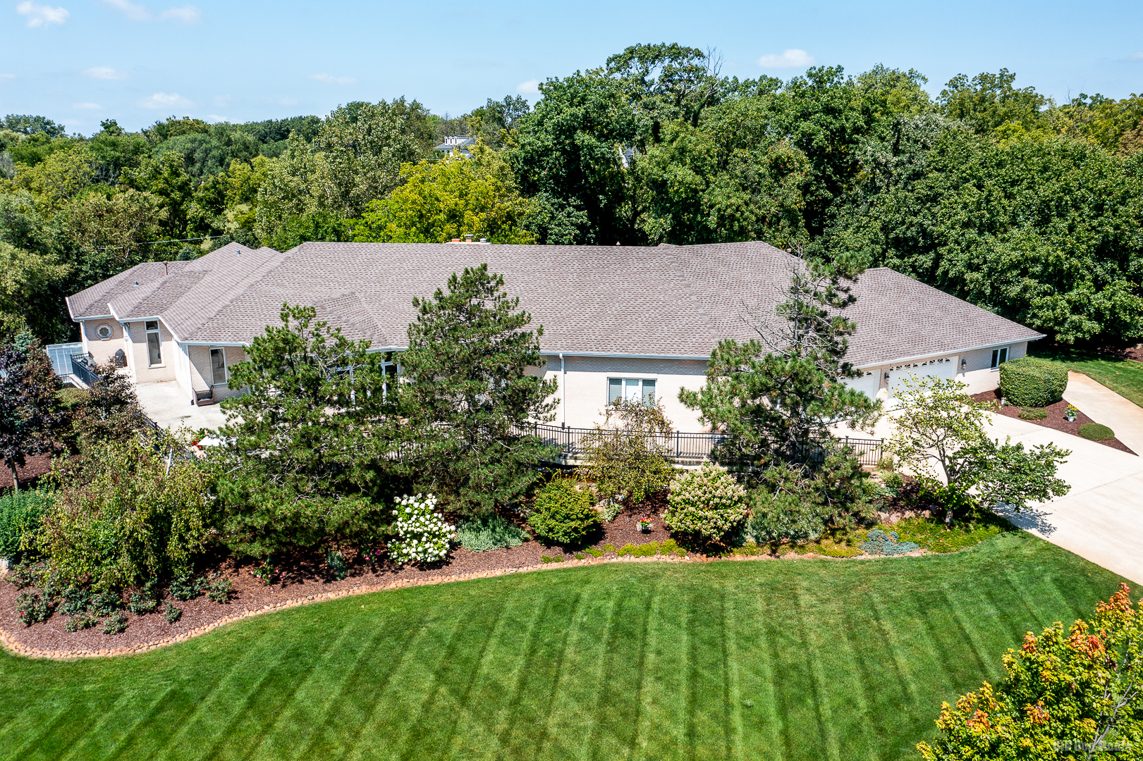 13100 Fox Lane Property Photo 4