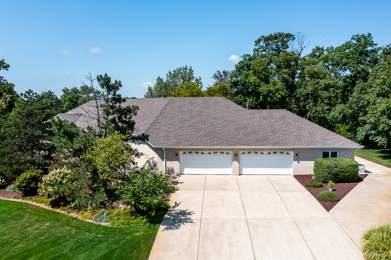 13100 Fox Lane Property Photo 5
