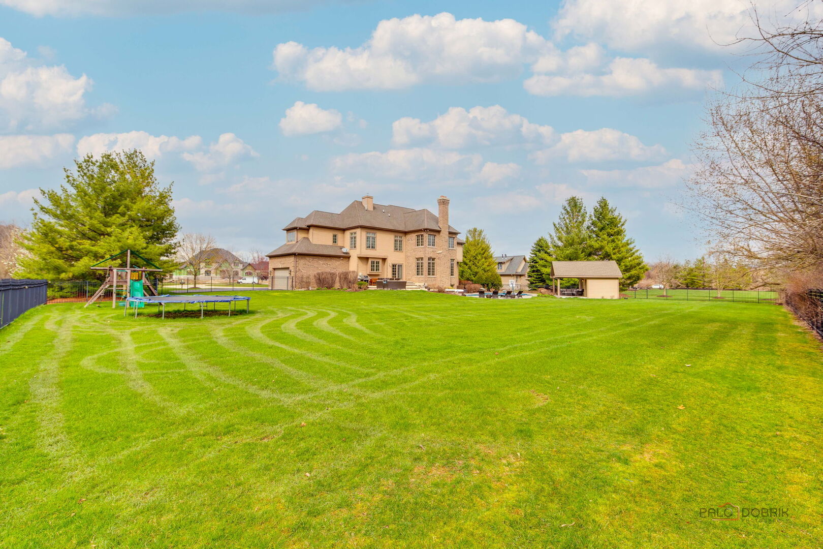 37w209 Deer Pond Court Property Photo 8