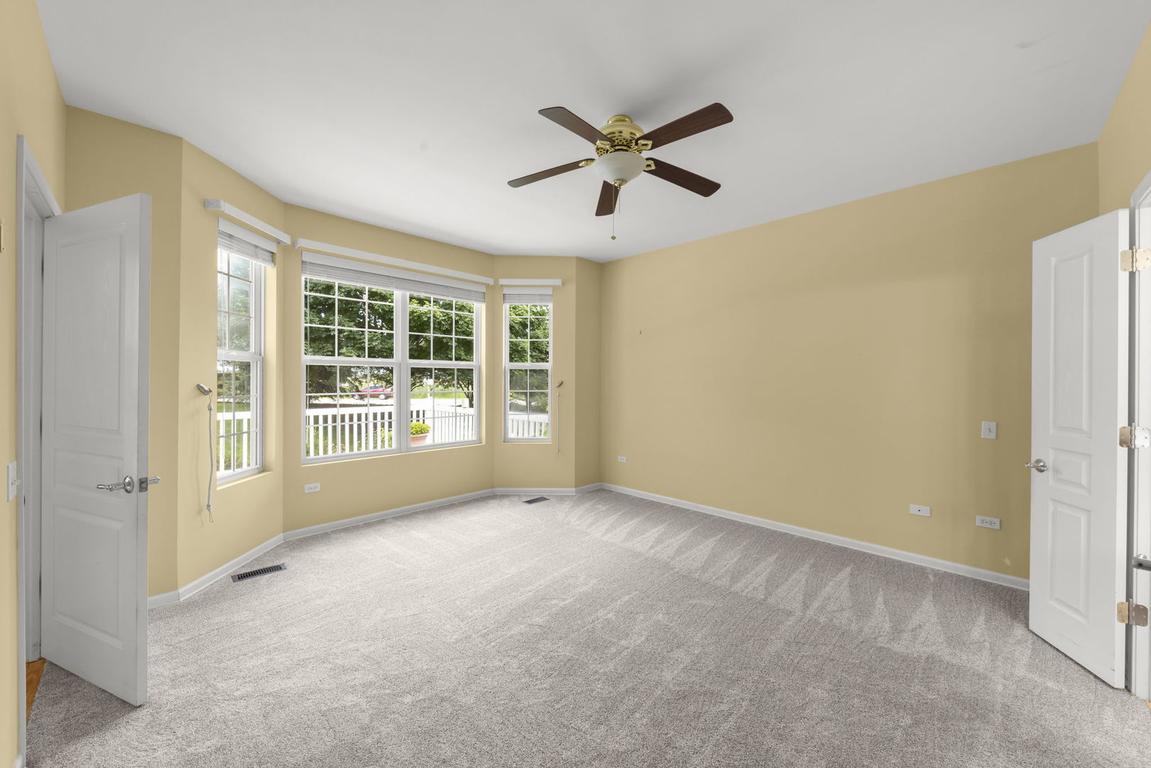 105 National Court Property Photo 12