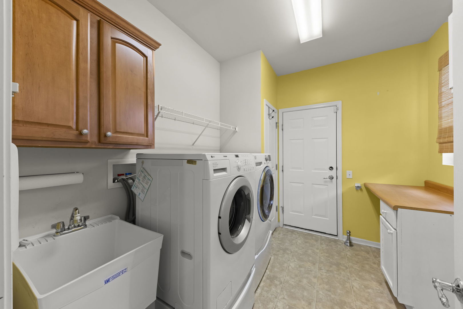 105 National Court Property Photo 18