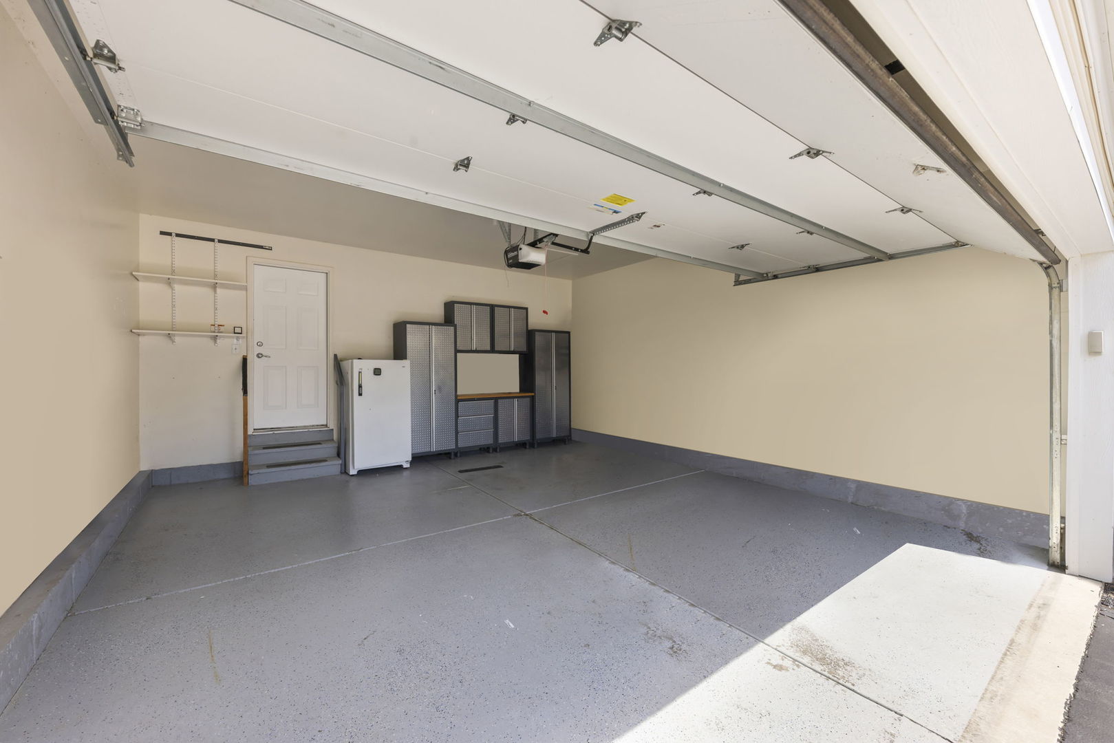105 National Court Property Photo 23