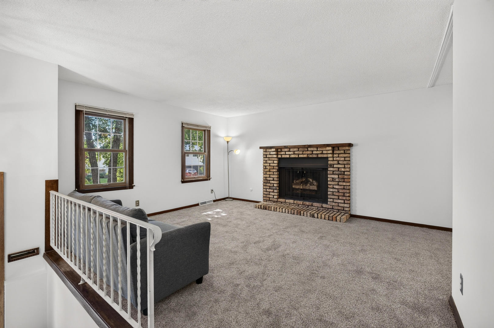 2928 Oxford Drive Property Photo 4
