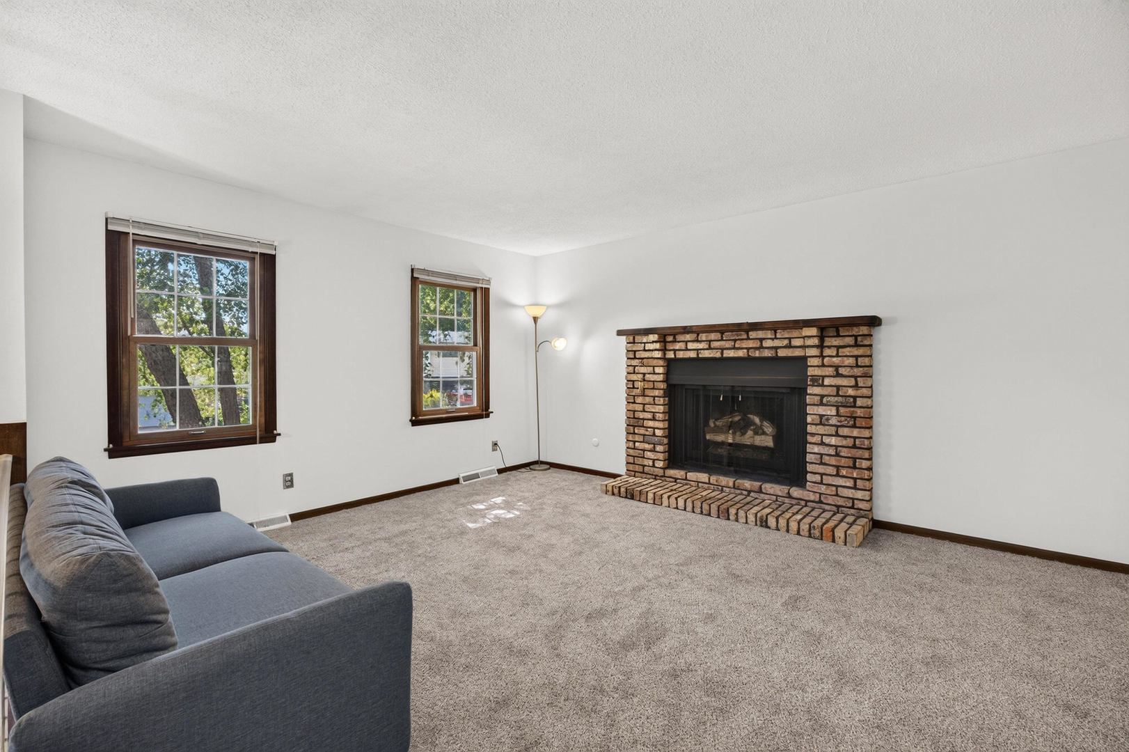 2928 Oxford Drive Property Photo 5
