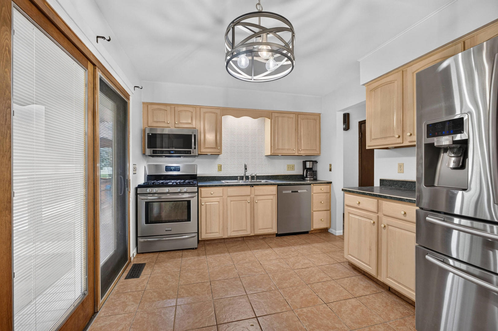 2928 Oxford Drive Property Photo 10